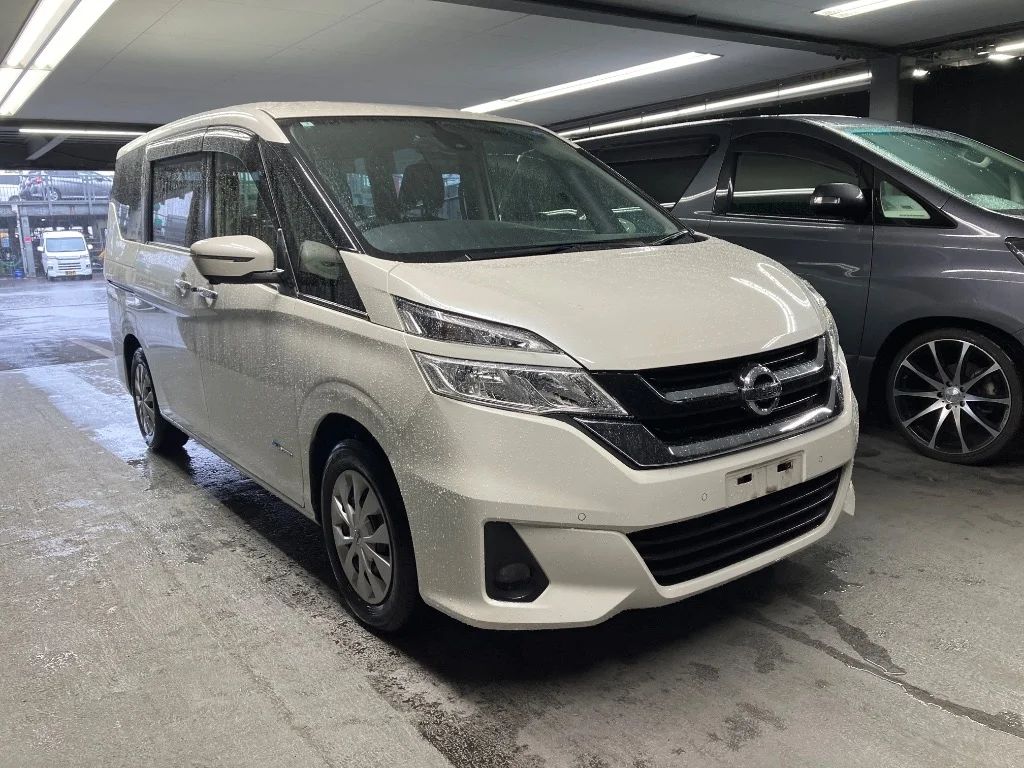 Nissan Serena 2017