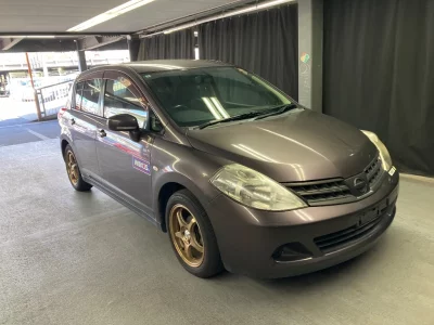 NISSAN TIIDA