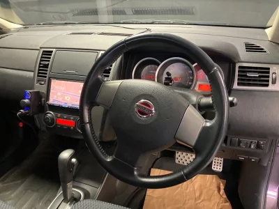 NISSAN TIIDA