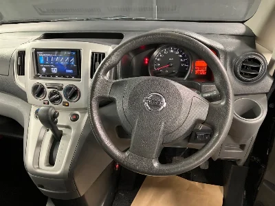 NISSAN NV200