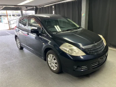 NISSAN TIIDA