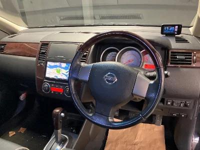 NISSAN TIIDA