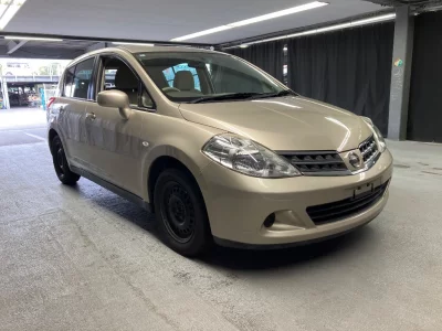 NISSAN TIIDA