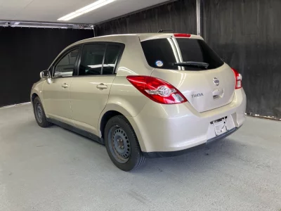NISSAN TIIDA