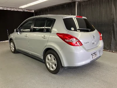 NISSAN TIIDA