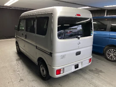 NISSAN CLIPPER VAN