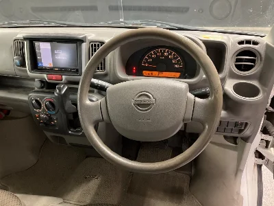NISSAN CLIPPER VAN