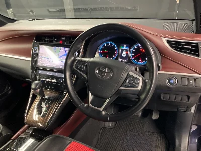 TOYOTA HARRIER