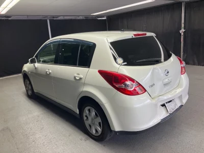 NISSAN TIIDA
