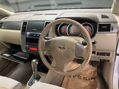 NISSAN TIIDA