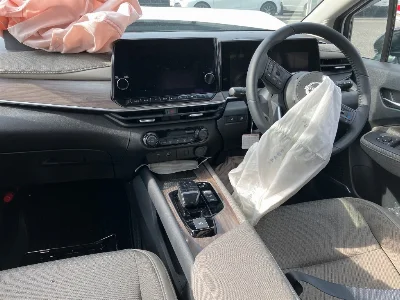 NISSAN AURA