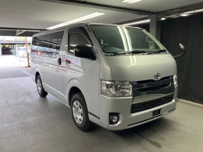TOYOTA REGIUS VAN