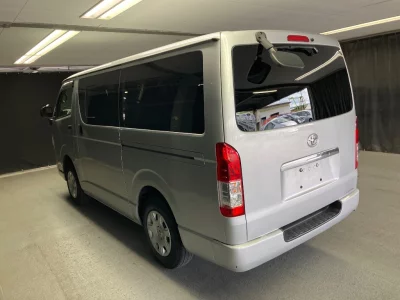 TOYOTA REGIUS VAN