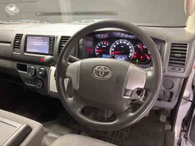 TOYOTA REGIUS VAN