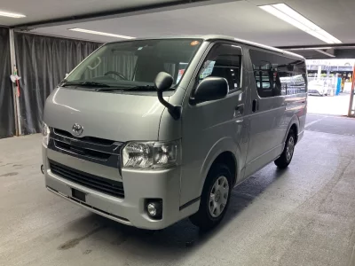 TOYOTA REGIUS VAN