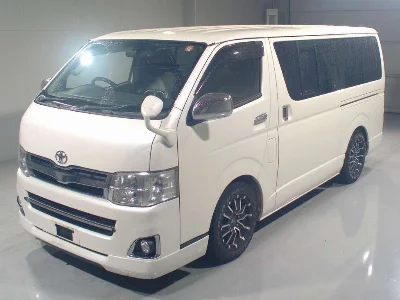 TOYOTA REGIUS VAN