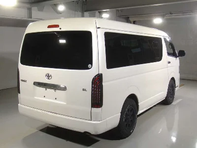 TOYOTA HIACE