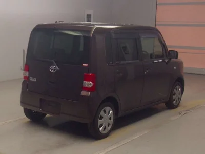 TOYOTA PIXIS SPACE