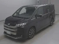 Цена авто Toyota Noah с аукционов Японии, номер кузова ZWR90W, пробег 50 000, оценка 3