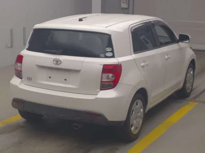 TOYOTA IST