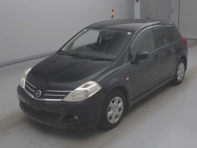 NISSAN TIIDA