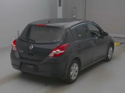 NISSAN TIIDA