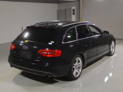 AUDI A4 AVANTE