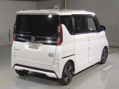NISSAN ROOX