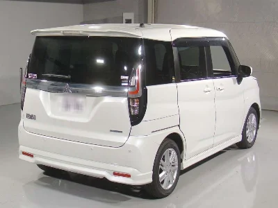 MITSUBISHI DELICA D2