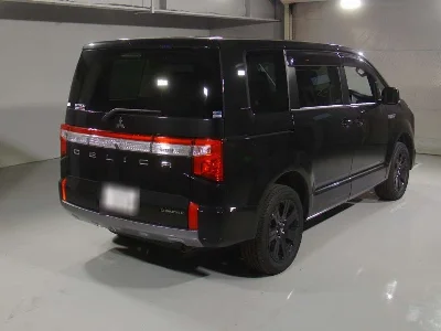 MITSUBISHI DELICA D5