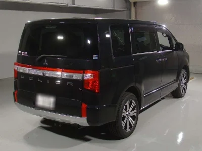 MITSUBISHI DELICA D5