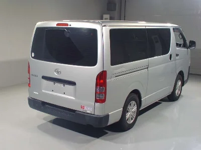 TOYOTA HIACE VAN