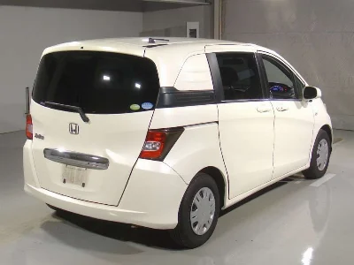 HONDA FREED SPIKE
