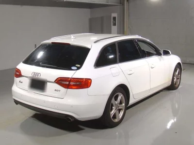 AUDI A4 AVANTE