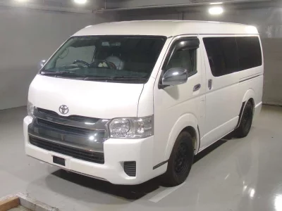 TOYOTA HIACE