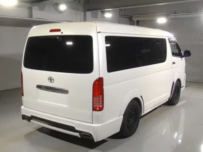 TOYOTA HIACE