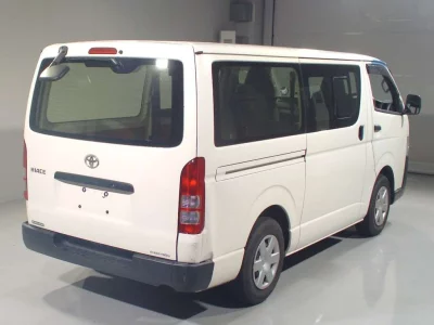 TOYOTA HIACE VAN