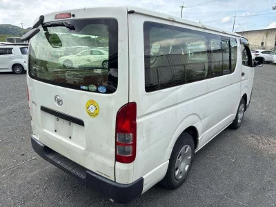 TOYOTA HIACE VAN