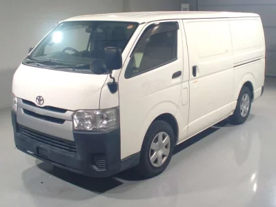 TOYOTA HIACE VAN