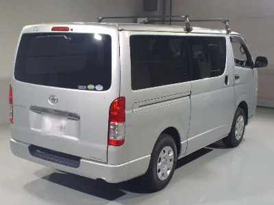TOYOTA REGIUS VAN