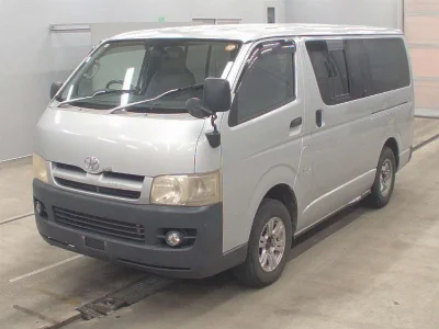 TOYOTA HIACE VAN