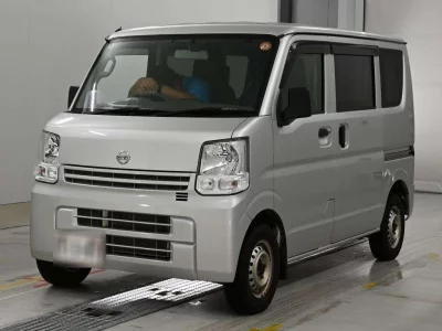 NISSAN CLIPPER VAN