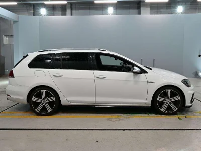 VOLKSWAGEN GOLF R VALIANT