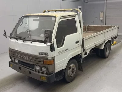 TOYOTA DYNA