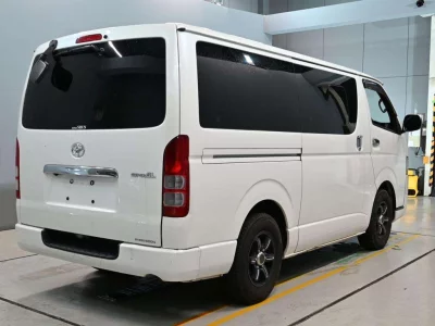 TOYOTA REGIUS VAN