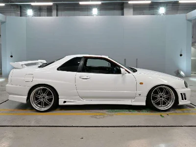 NISSAN SKYLINE