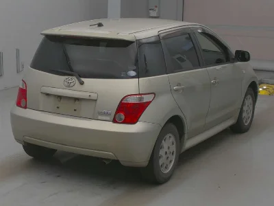 TOYOTA IST