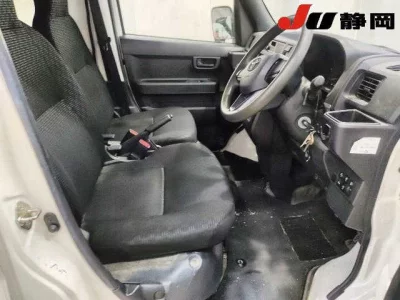 TOYOTA PIXIS VAN