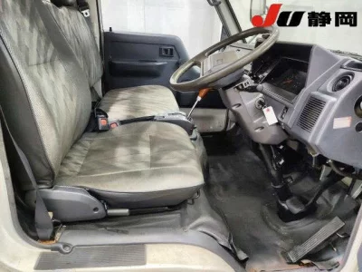 TOYOTA HIACE TRUCK