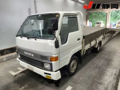 TOYOTA HIACE TRUCK